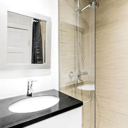 Heritage In Centre Apartment *